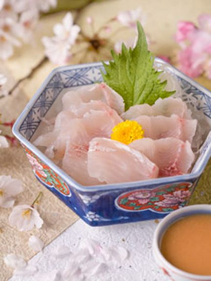 酢みそでどうぞ。 『 鯉あらい 』