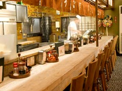 一人でもお気軽にどうぞ。カウンター席ございます。