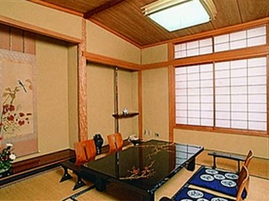 完全個室でゆったりと・・法事や顔合せ、七五三、お宮参り等に。