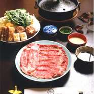 上霜降り肉、刺身、焼物など入ったコースです。※詳しくはコースのお料理の欄をご覧ください。