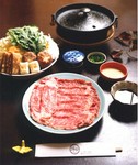 霜降り黒毛和牛を使ったしゃぶしゃぶのコースです。