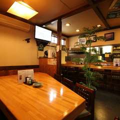 カウンター、個室席、テーブル席などご利用シーンに応じて