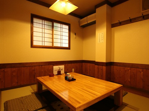 お座敷の個室席は、ちょっとした会食にお勧めです。