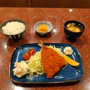 肉厚でサクサクのアジフライです！