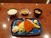 肉厚でサクサクのアジフライです！