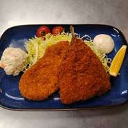 肉厚のアジフライとヒレカツ1枚の定食です！