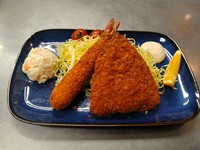 肉厚のアジフライとエビフライ1本の定食です！
