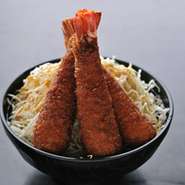 エビ3本のボリューム満点のどんぶり