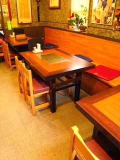 4名様テーブル×3つをご用意しています☆