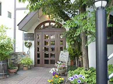 緑に囲まれた趣きのあるお店です。