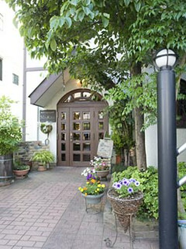 緑に囲まれた趣きのあるお店です。