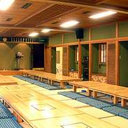 ８名様より１００名様までお座敷の個室がございます。
また、１０名様までのテーブル席の個室もございます。
所沢駅、航空公園駅、会社等まで無料送迎バスをご利用ください。