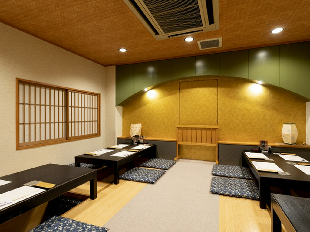 平塚の隠れ家的奥座敷で、ふぐ鍋会席の忘年会を