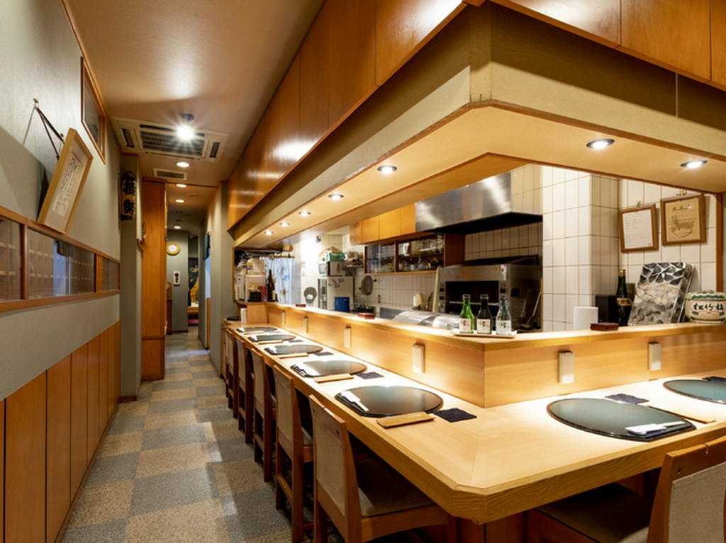 大人が集まる落ち着いた空間で絶品和食を