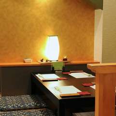 座敷席は掘りごたつ式で4名×4テーブルご用意しています