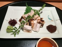 わさび醤油か梅肉ソースでどうぞ。