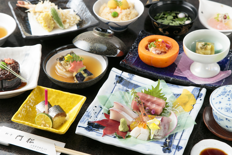 Seasonal authentic kaiseki course (from 6,600 yen)