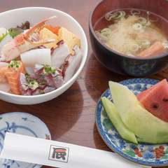 常連さんがこぞって頼むお昼のセット『ちらし』