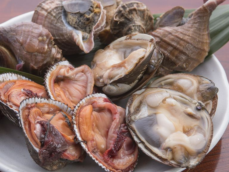 殻つきの貝類は通年置いていますが、春が一番おいしいです