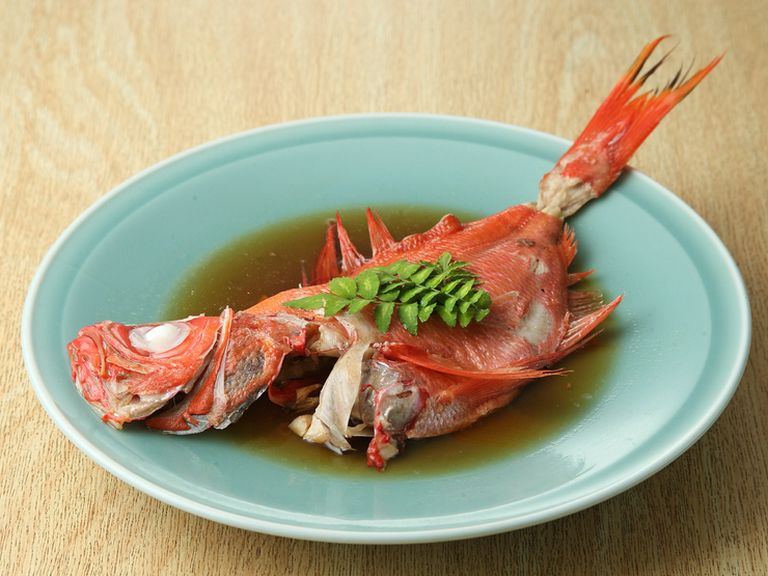 真鶴ならでは、種類豊富な地魚を味わえます