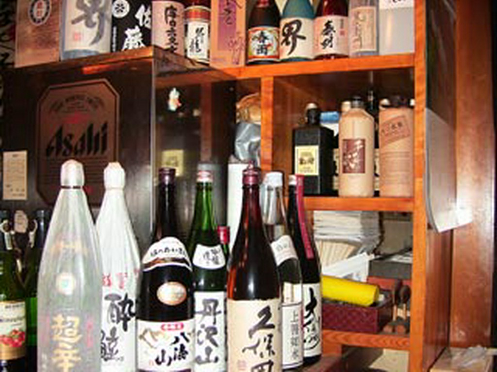 地酒、焼酎色々取揃えております