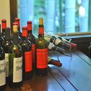 ワインをはじめ、料理に合ったお酒を多数取り揃えています。お気軽にお好みなどをご相談下さい。