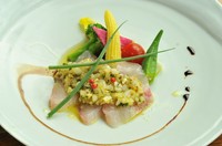 舌と目で堪能する『カンパチのカルパッチョ』