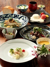 旬の食材をふんだんに使ったコースです