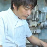 和食やフレンチなどのジャンルを超えて、「美味しい料理を食べたね」と笑顔になれる料理がモットーの【むくの実亭】。フレンチがベースですが、和洋中の食材、調味料を柔軟に取り入れているのが特徴です。