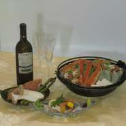 蟹やあんこう、鱈など・・・季節の旬の魚介類と食材を使ったお鍋をメインにしたコース