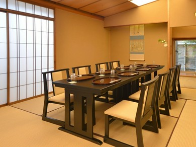 落ち着いた和室は完全個室です