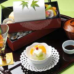 季節の彩り二段重ね　　1900円