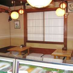 板場から見たお店の内観