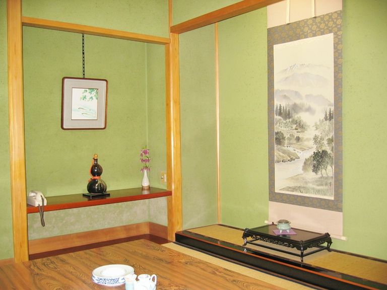 御商談に小座敷6畳もあります。6人まで。