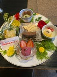 5000円以上の石焼料理をご注文された、お誕生日や記念日、歓送迎会の主賓のお客様へプレゼント致します。