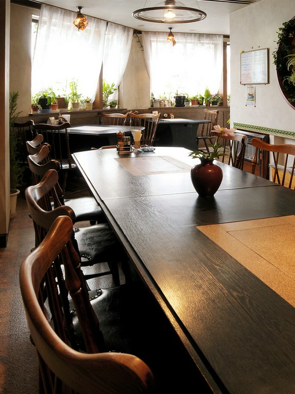 テーブル席個室も各種ご用意しております。