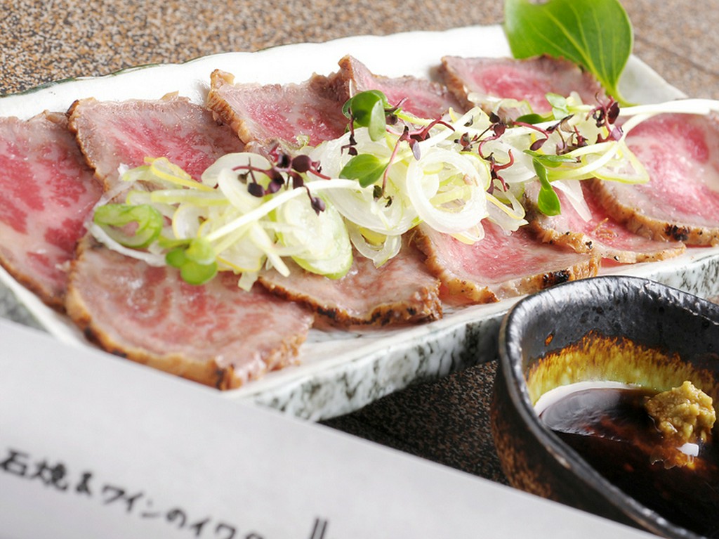 オードブルにワインと良く合う「牛肉のたたき」はいかがですか。