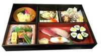 吸物・茶碗蒸・小鉢付き
注)TOPページの華厳の写真は伊勢海老を使ったものですが
現在、仕入れの都合上、変更になっております。