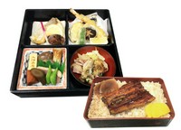 しらすかき揚げ、ひれ焼、旬彩、吸物付き、お新香付き 肝吸いは+100円