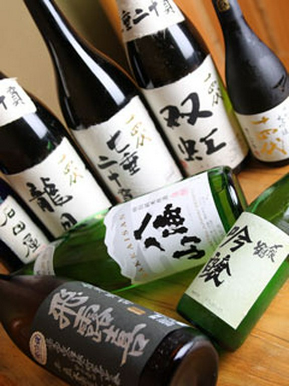 十四代が年間通して楽しめます！他の銘酒も数十種類ご用意。