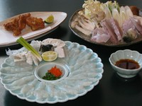 先付・さし・ちり・唐揚・餅入り雑炊・香の物・フルーツ