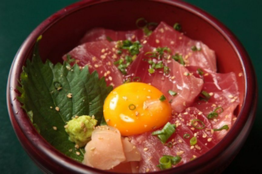 鮪ユッケ丼
