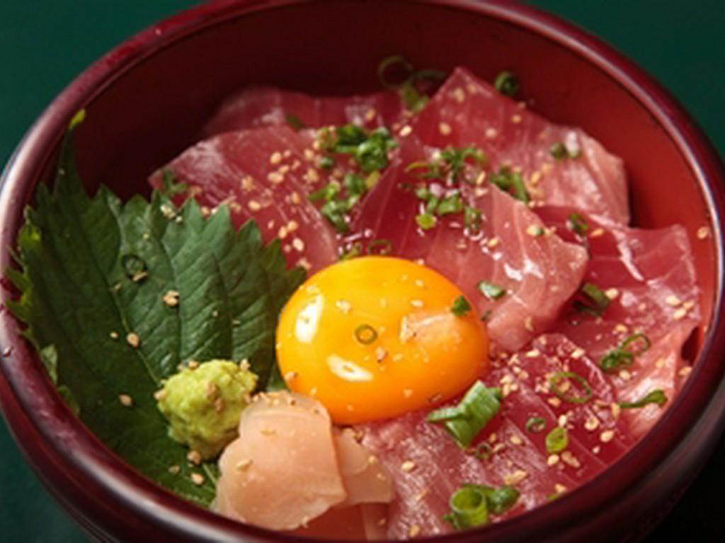 鮪ユッケ丼