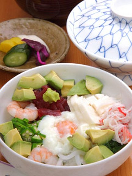 【お勧め】 アボカド定食