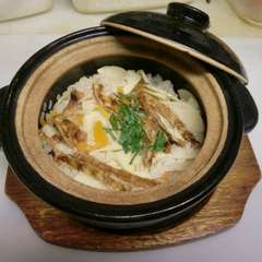 大人気の旬の土鍋ごはん・・・30分お待ちください。