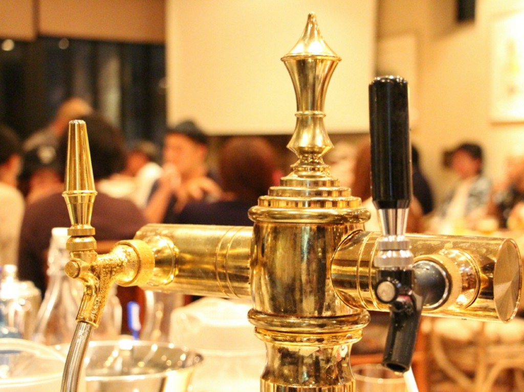 常に賑わいを見せている店内