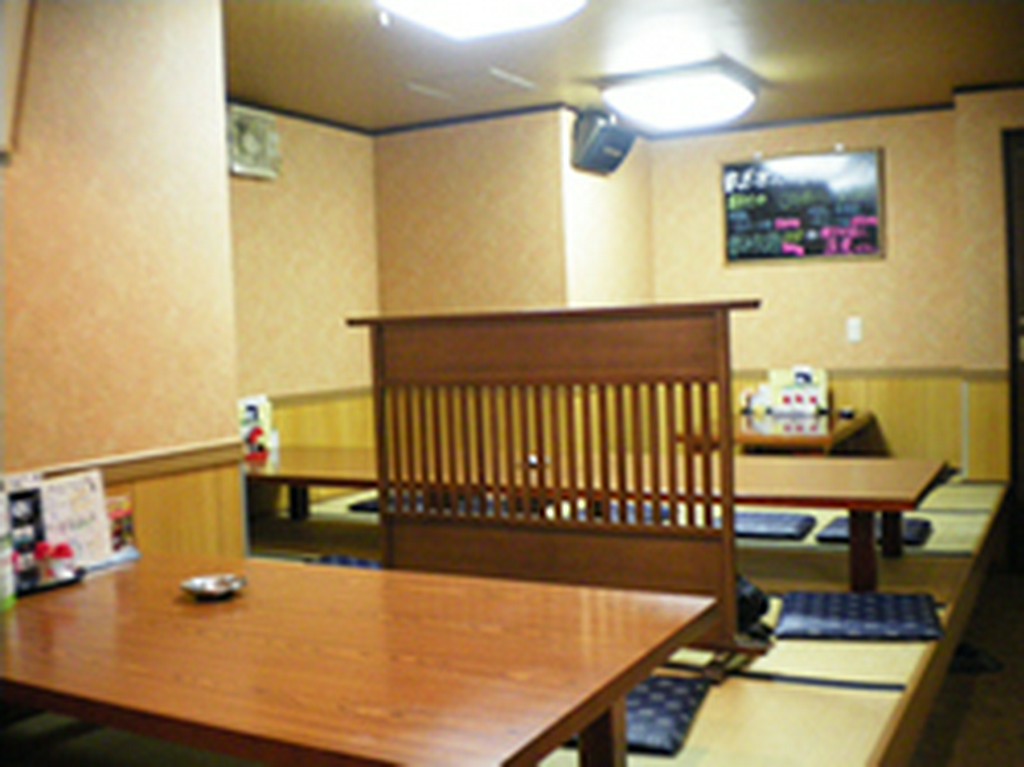 ゆったり座敷で、地酒・焼酎を。