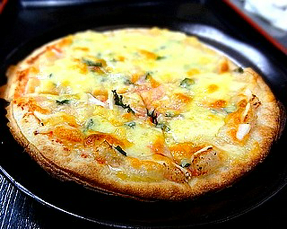 もちもち明太ピザ　800円
