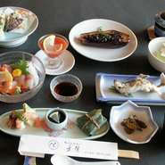 伊良子漁港直送の活け魚や、国産牛など食材を生かした和食を堪能