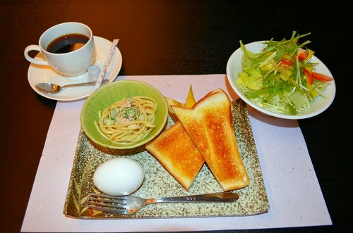 モーニングは和食、洋食からお好みをお選びください